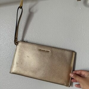Michael Kors Jet Set Travel Large Clutch Leather Wristlet Pale Gold Textured